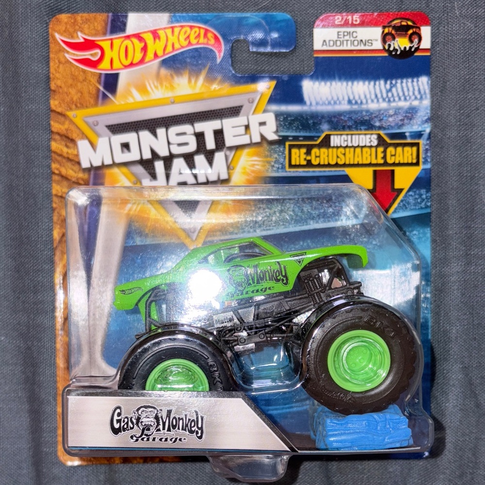 Hot wheels, monster jam includes recrushable car, gas monkey garage - Picture 2 of 5
